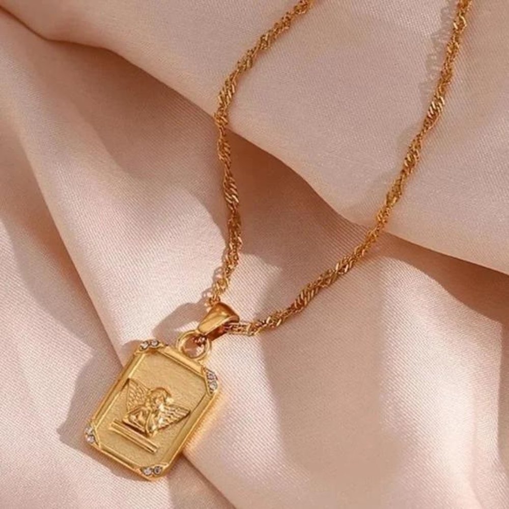 NEW 18K GOLD ANGEL PENDANT DIAMOND NECKLACE